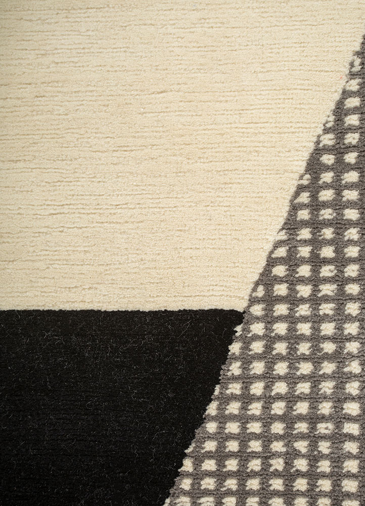 box ivory wool Hand Knotted Rug - CloseUp