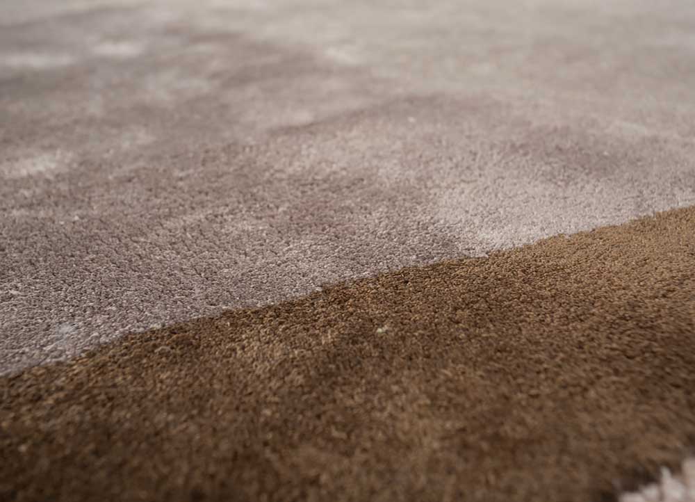 come around grey and black wool and viscose Hand Tufted Rug - CloseUp