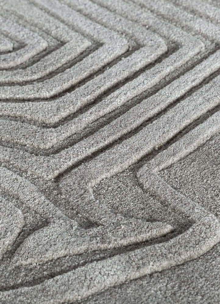 come around grey and black wool and viscose Hand Tufted Rug - CloseUp