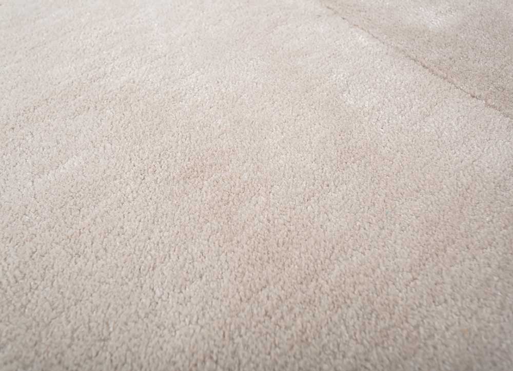 come around ivory wool and viscose Hand Tufted Rug - CloseUp