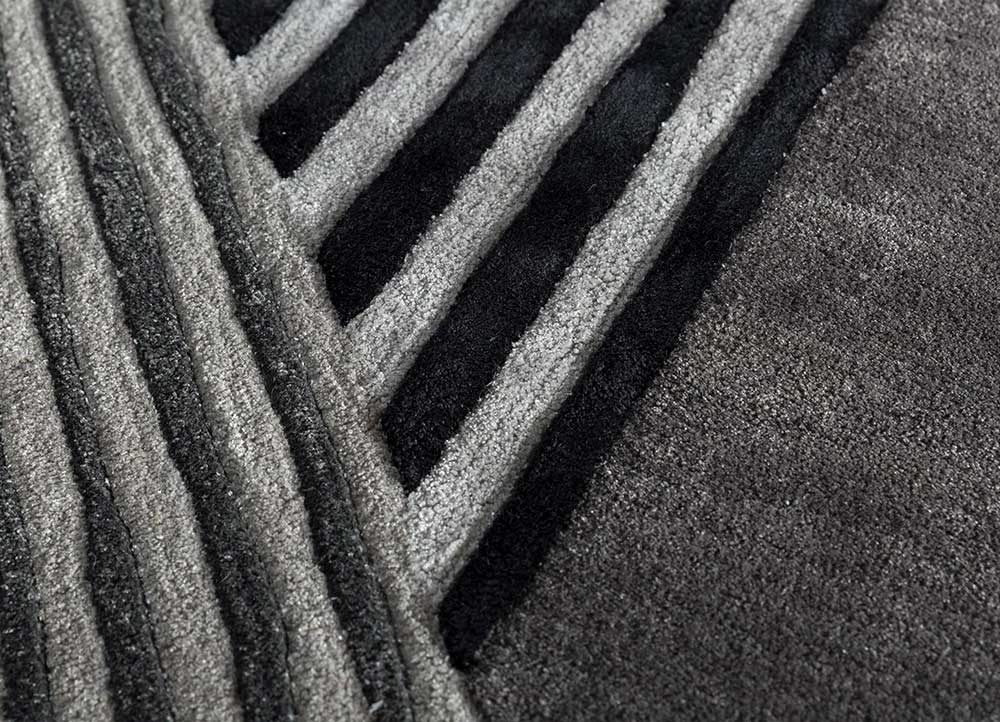 come around grey and black wool and viscose Hand Tufted Rug - CloseUp