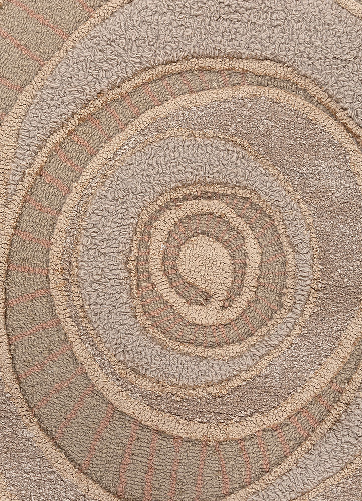 aurelia gold wool and viscose Hand Tufted Rug - CloseUp