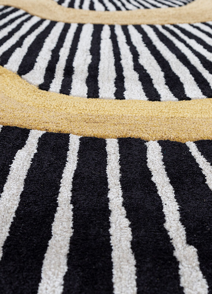 adrift grey and black wool and viscose Hand Tufted Rug - CloseUp