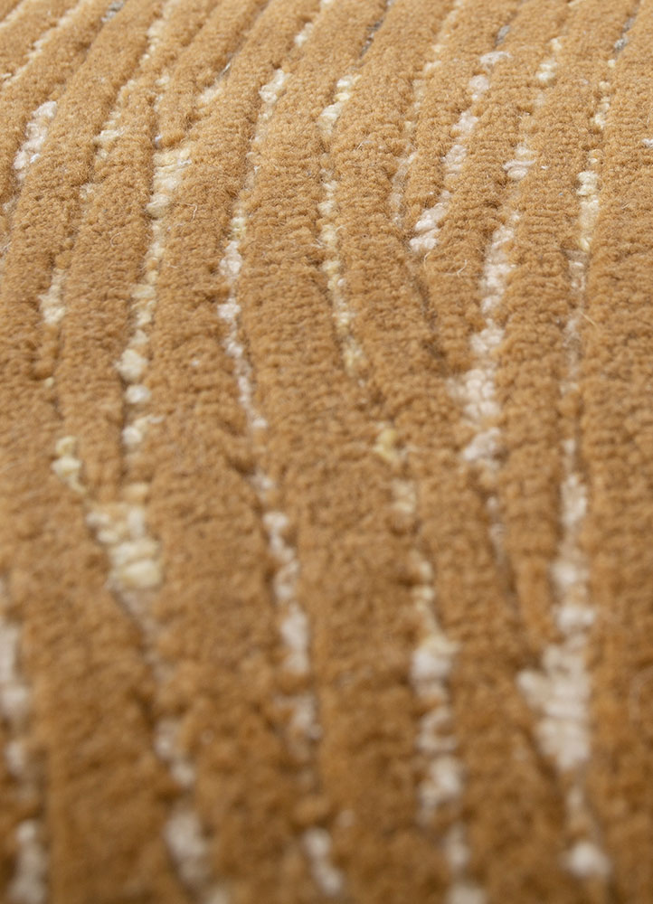 aurelia gold wool and viscose and silk Hand Tufted Rug - CloseUp