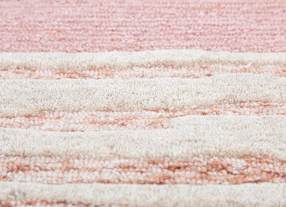 joy red and orange wool and viscose Hand Tufted Rug - CloseUp