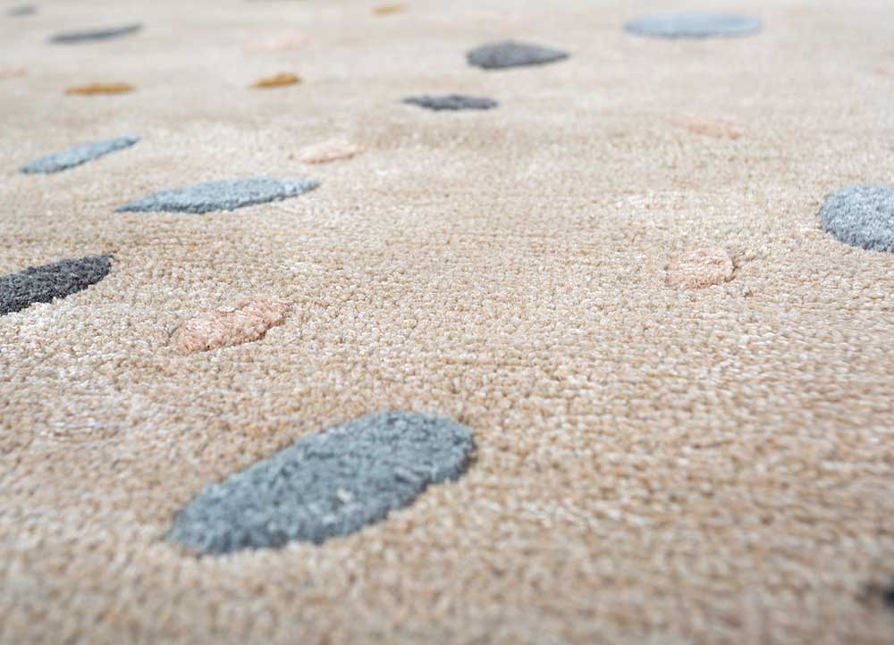 confetti beige and brown wool and viscose Hand Tufted Rug - CloseUp