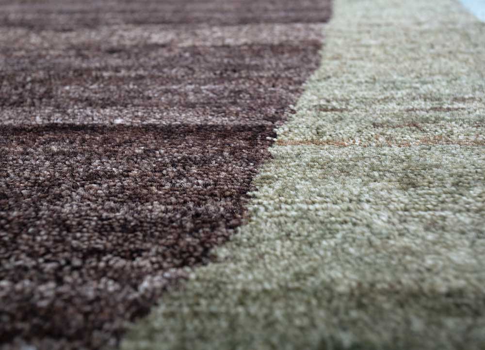 clan red and orange wool Hand Knotted Rug - CloseUp