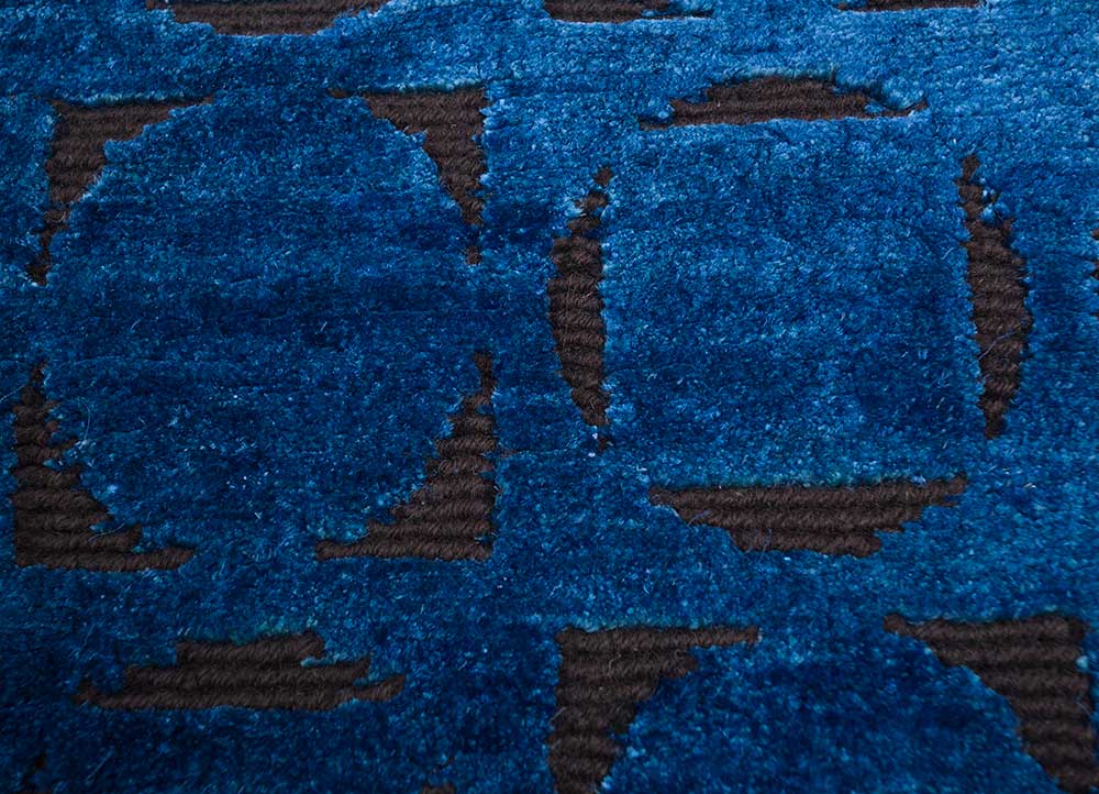 azalea blue wool and silk Hand Knotted Rug - CloseUp