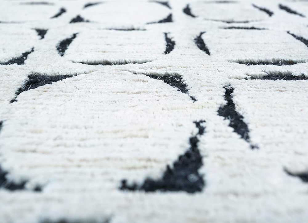 azalea ivory wool and silk Hand Knotted Rug - CloseUp