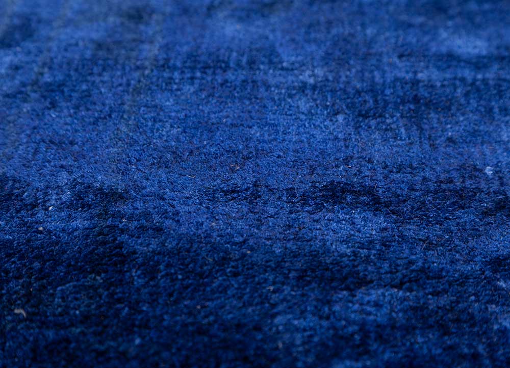 lacuna blue viscose Hand Knotted Rug - CloseUp