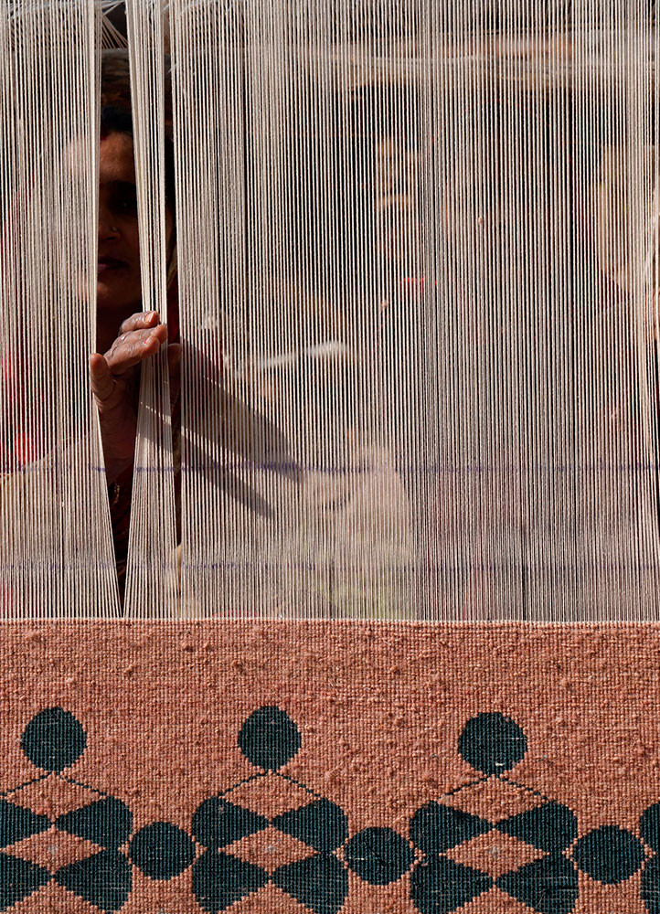kolam red and orange wool and bamboo silk Hand Knotted Rug - CloseUp kolam red and orange wool and bamboo silk Hand Knotted Rug - CloseUp