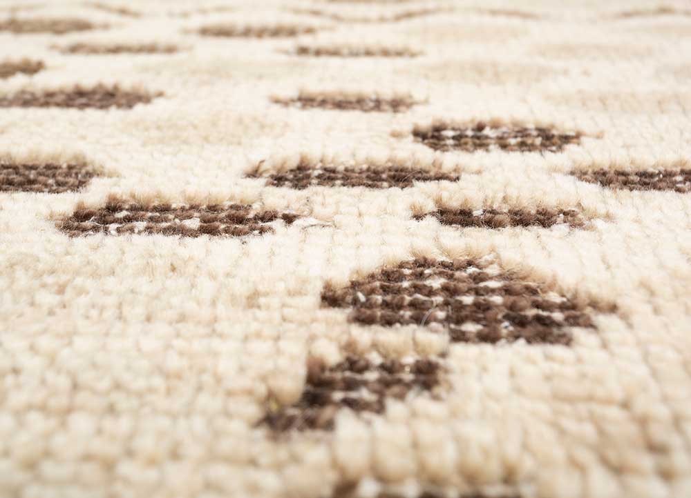 aprezo beige and brown wool Hand Knotted Rug - CloseUp