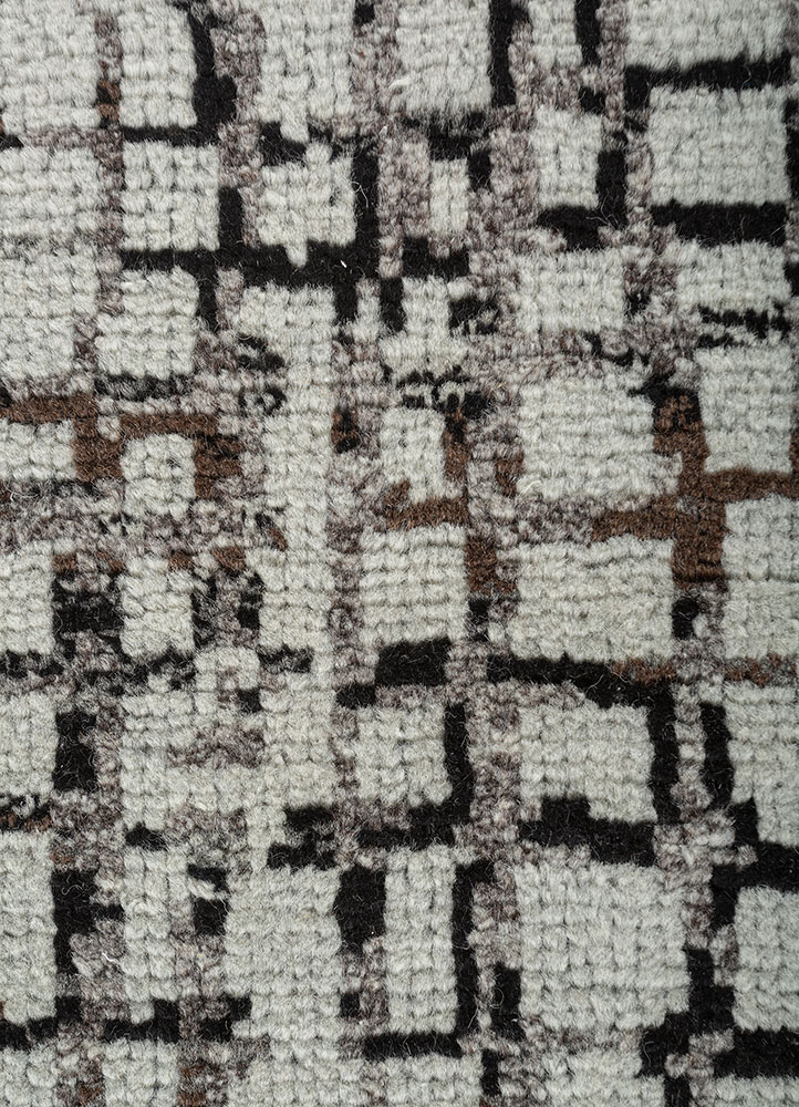 aprezo grey and black wool Hand Knotted Rug - CloseUp