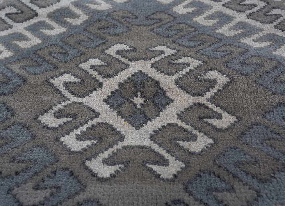 savana grey and black wool Hand Knotted Rug - CloseUp