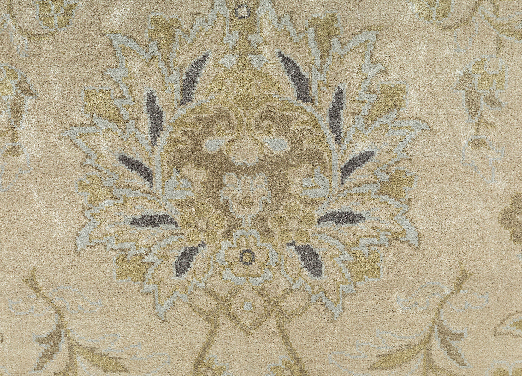 aurora ivory silk Hand Knotted Rug - CloseUp