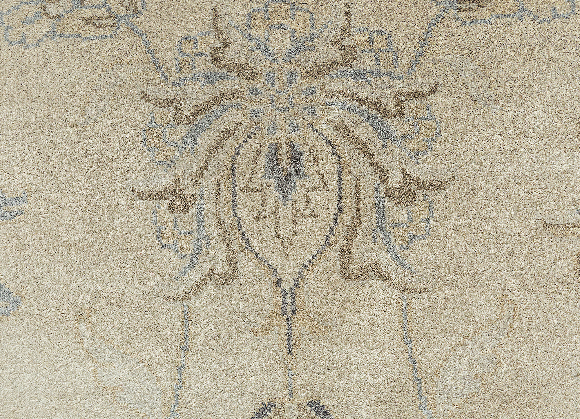 aurora ivory silk Hand Knotted Rug - CloseUp