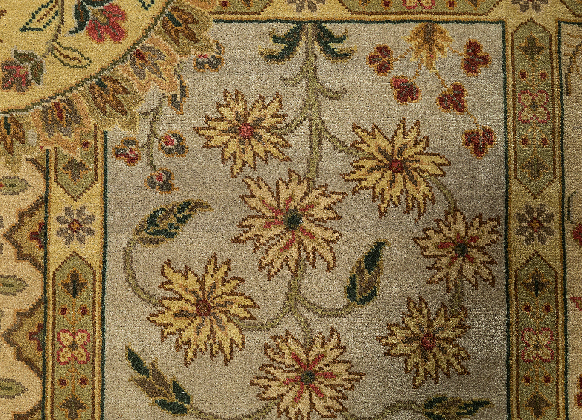 aurora  silk Hand Knotted Rug - CloseUp