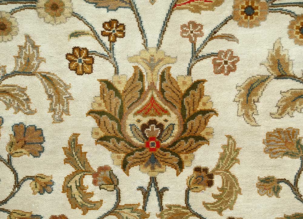 aurora gold silk Hand Knotted Rug - CloseUp