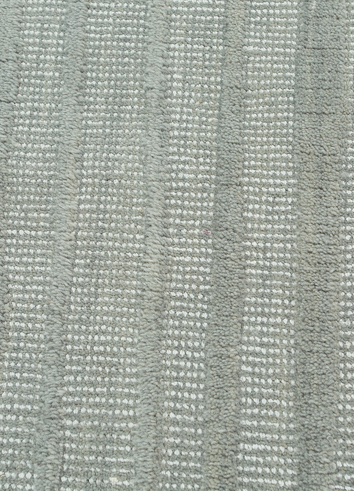 basis grey and black wool and viscose Hand Loom Rug - CloseUp