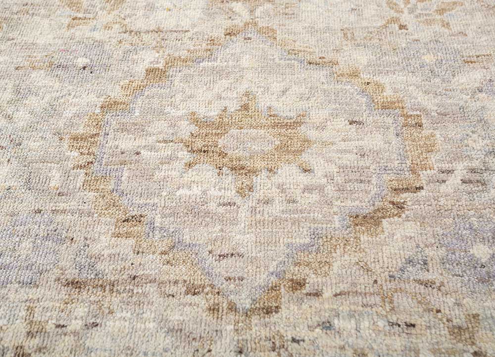 someplace in time ivory wool Hand Knotted Rug - CloseUp