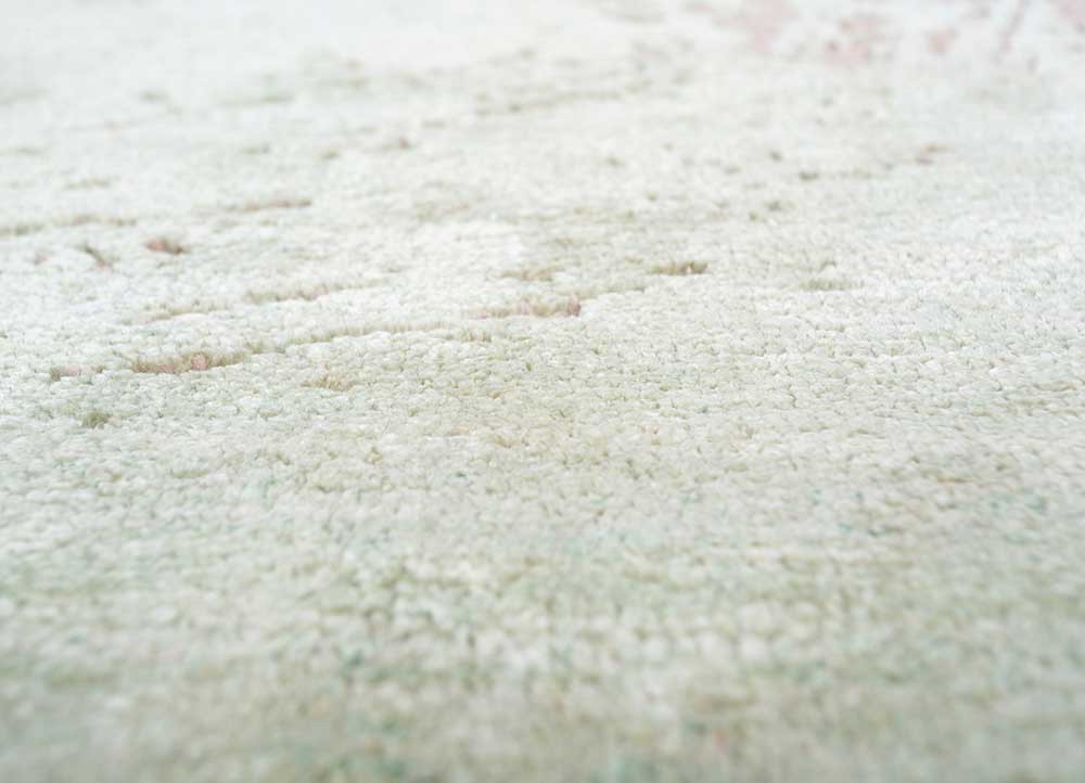 free verse by kavi red and orange wool and silk Hand Knotted Rug - CloseUp free verse by kavi red and orange wool and silk Hand Knotted Rug - CloseUp