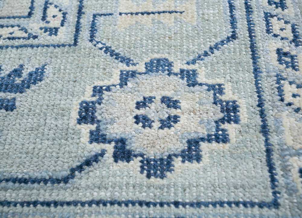 erbe ivory wool Hand Knotted Rug - CloseUp