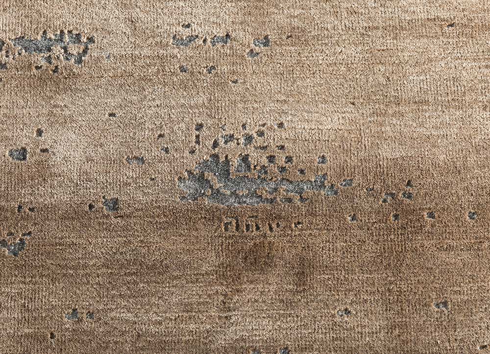 chaos theory by kavi gold wool and bamboo silk Hand Knotted Rug - CloseUp