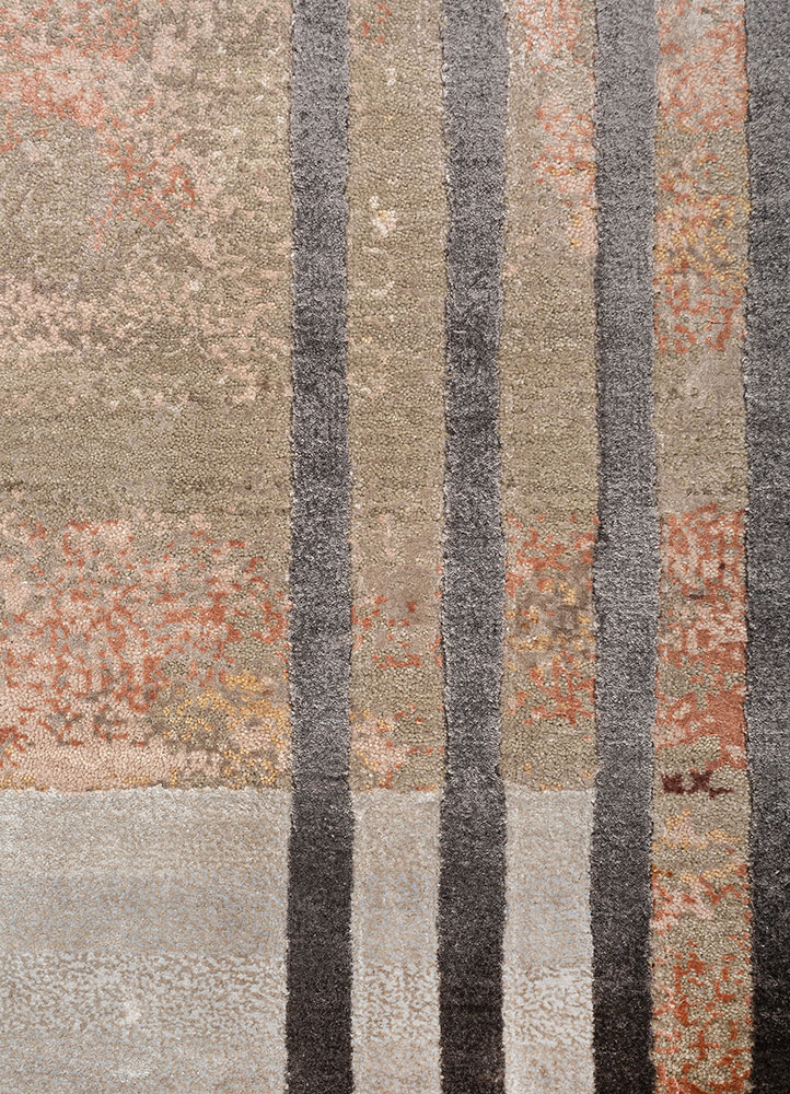 aakar by kavi grey and black wool and bamboo silk Hand Knotted Rug - CloseUp