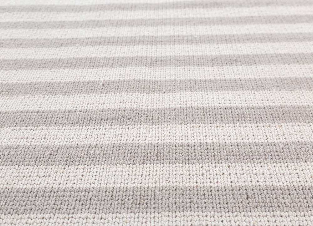 acar grey and black wool Hand Loom Rug - CloseUp