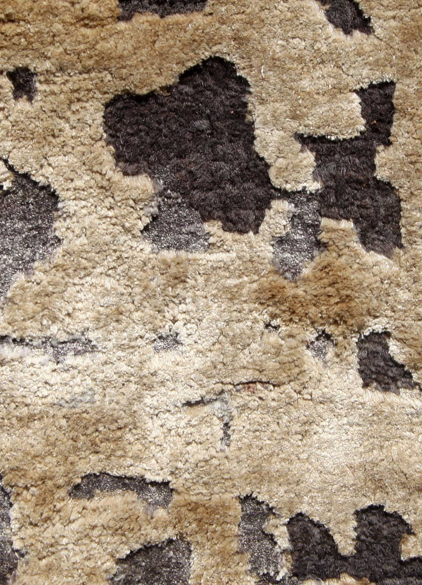 pansy grey and black wool and silk Hand Knotted Rug - CloseUp