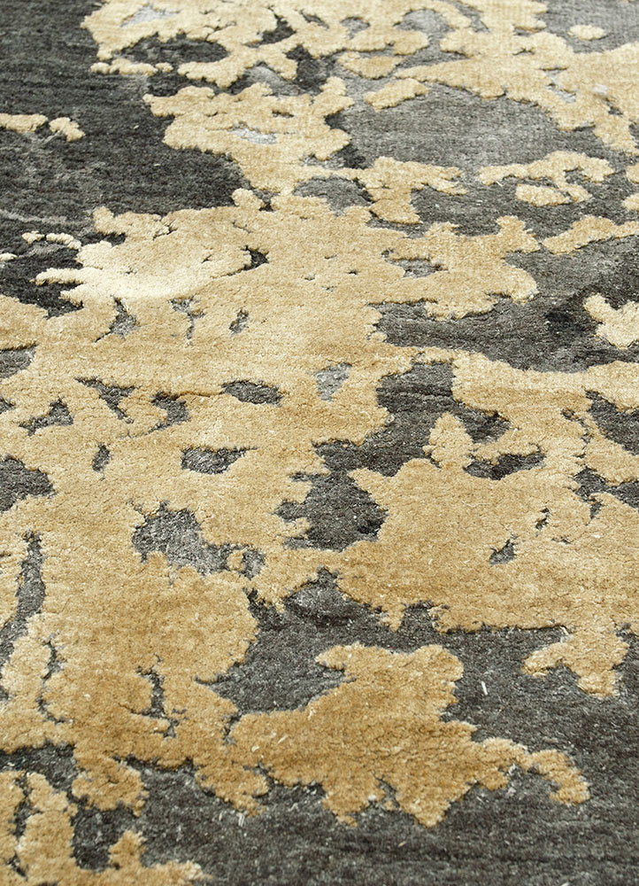 pansy grey and black wool and silk Hand Knotted Rug - CloseUp pansy grey and black wool and silk Hand Knotted Rug - CloseUp