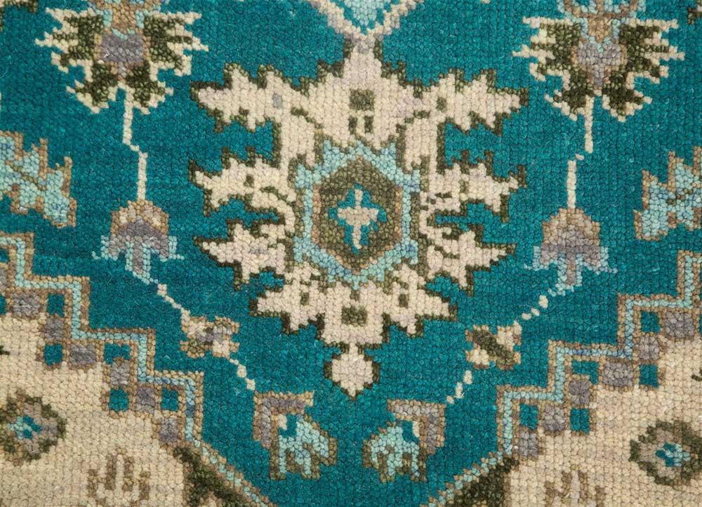 savana green wool Hand Knotted Rug - CloseUp