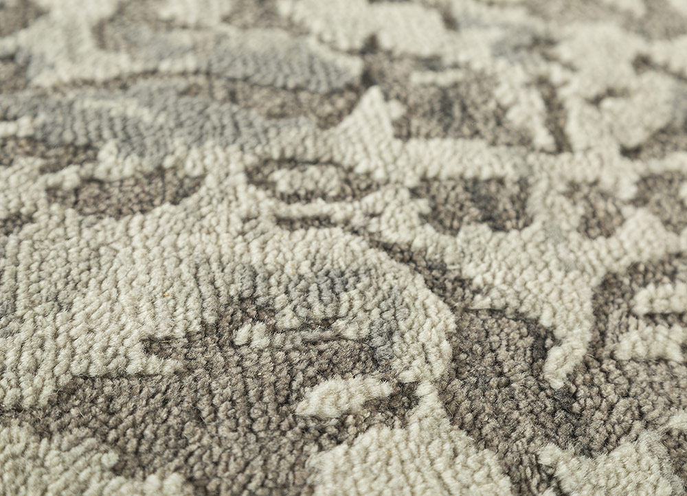 clan grey and black wool Hand Knotted Rug - CloseUp