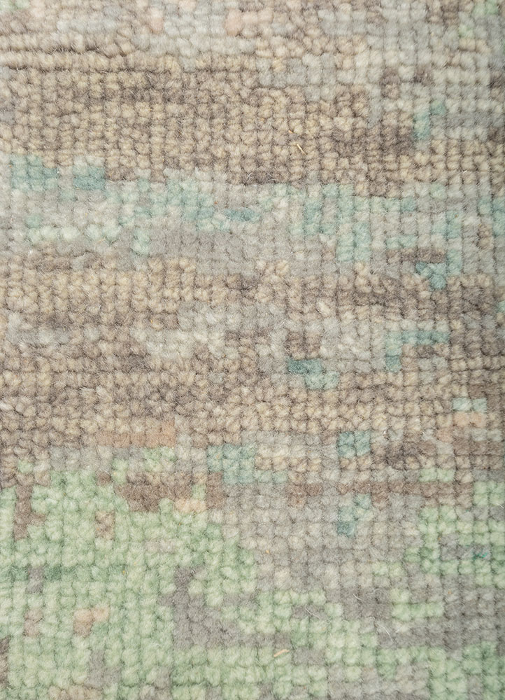 uvenuti grey and black wool Hand Knotted Rug - CloseUp