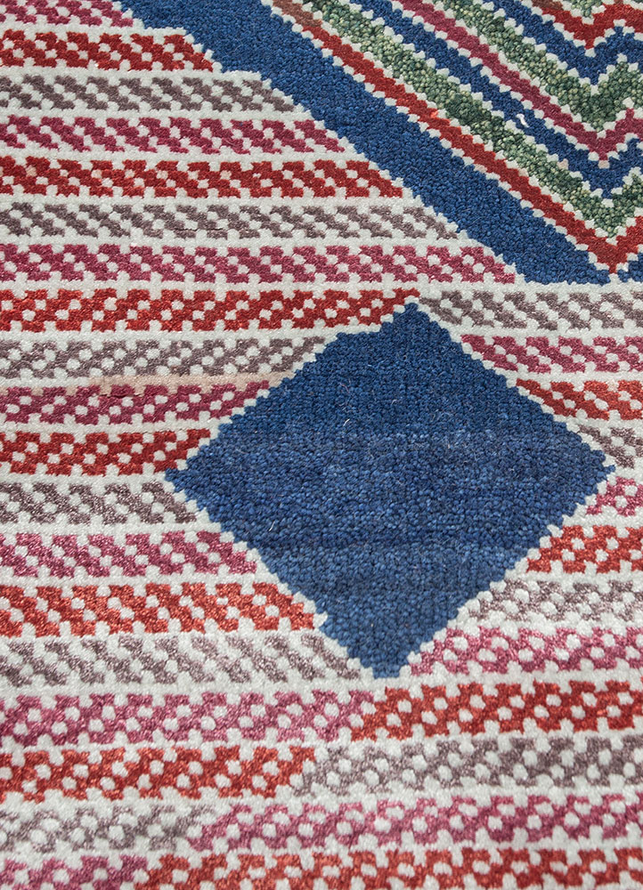 manchaha pink and purple wool and bamboo silk Hand Knotted Rug - CloseUp