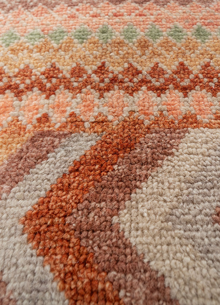 manchaha red and orange wool Hand Knotted Rug - CloseUp