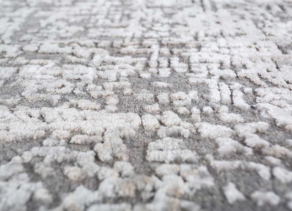 uvenuti grey and black wool and bamboo silk Hand Knotted Rug - CloseUp