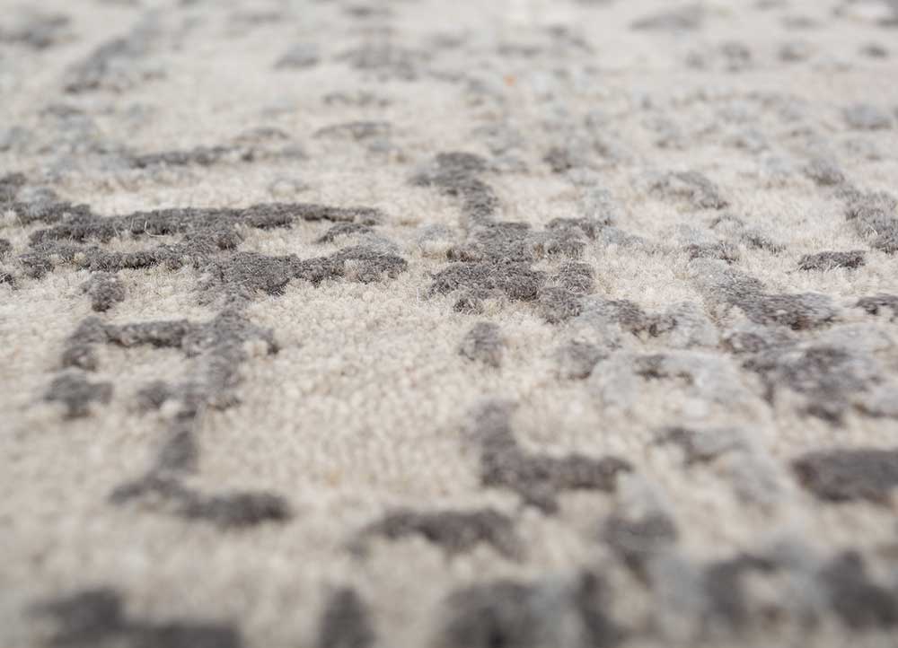 uvenuti grey and black wool and bamboo silk Hand Knotted Rug - CloseUp