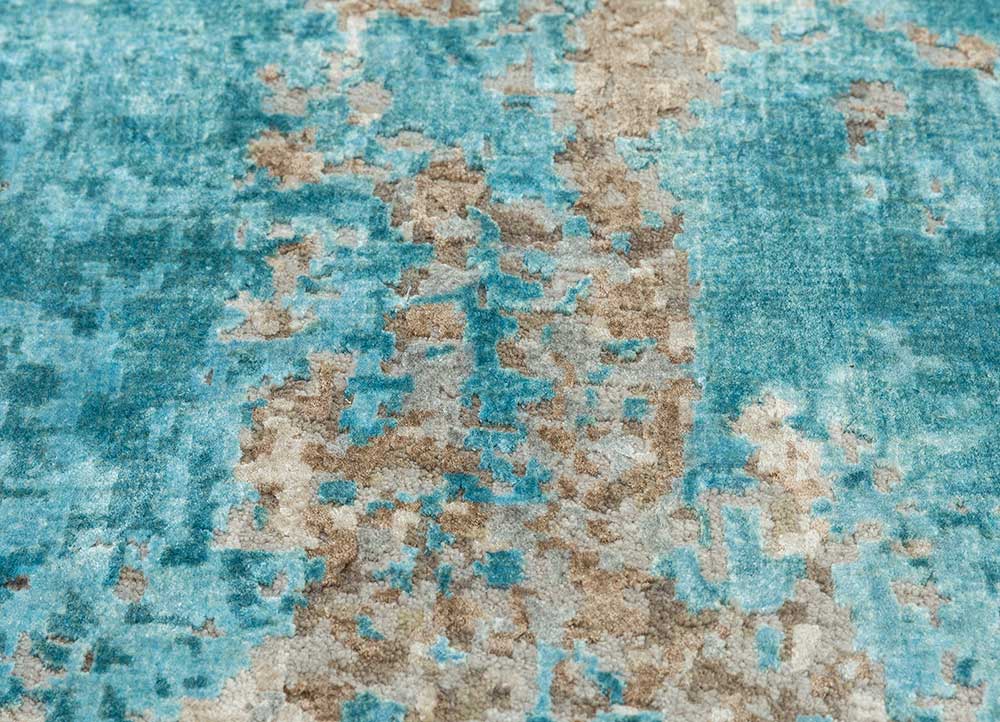 uvenuti ivory wool and bamboo silk Hand Knotted Rug - CloseUp