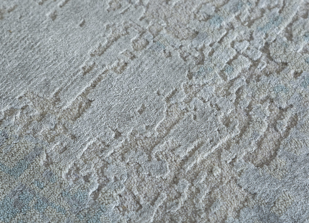 uvenuti ivory wool and bamboo silk Hand Knotted Rug - CloseUp