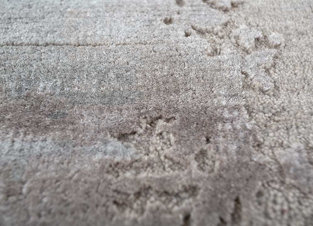 uvenuti ivory wool and bamboo silk Hand Knotted Rug - CloseUp uvenuti ivory wool and bamboo silk Hand Knotted Rug - CloseUp