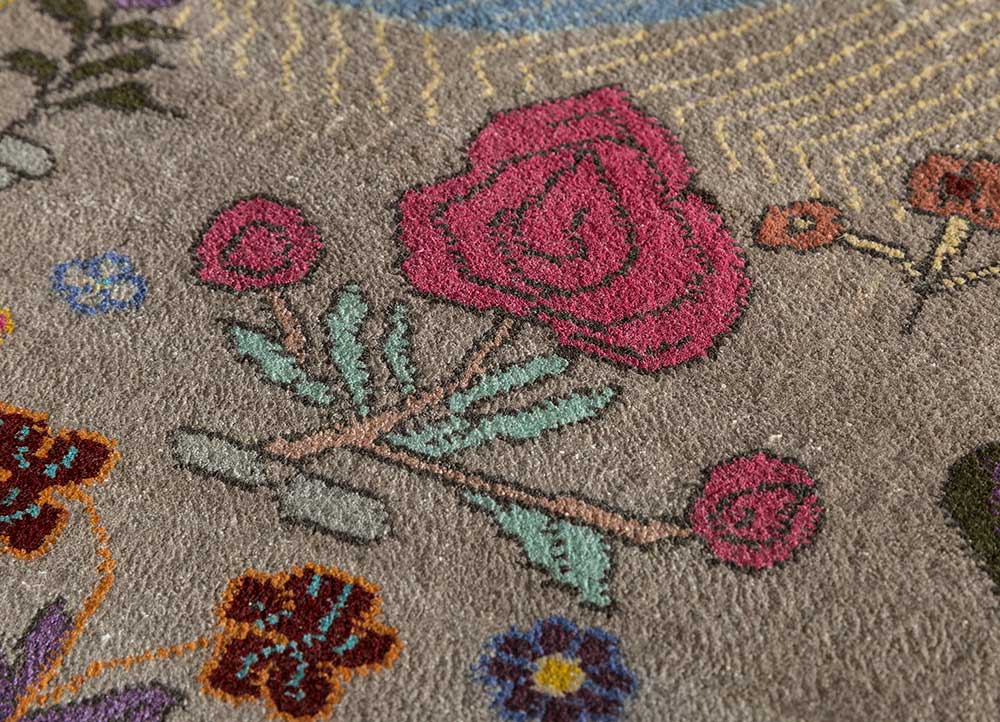 manchaha multi silk Hand Knotted Rug - CloseUp