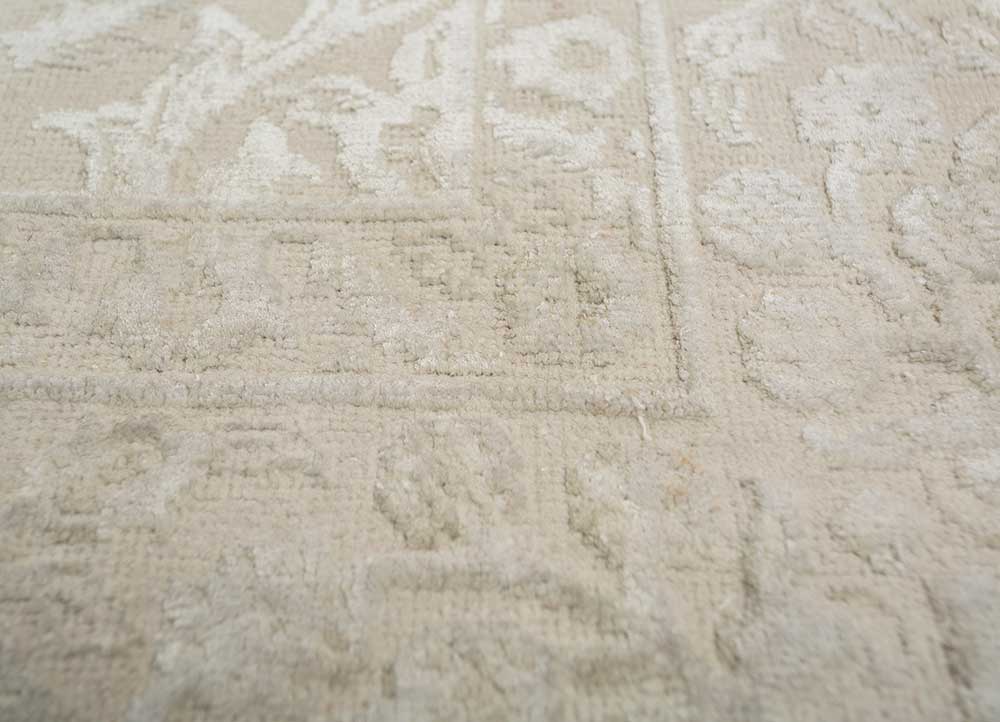 far east ivory wool and silk Hand Knotted Rug - CloseUp