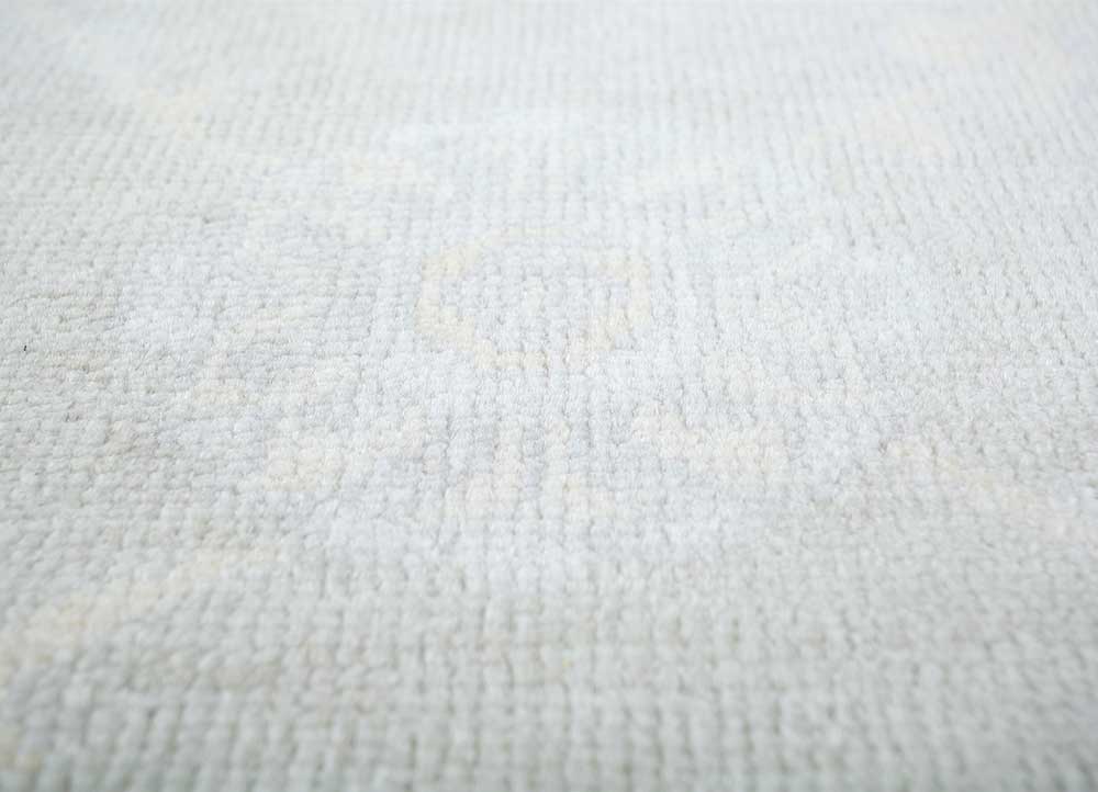 aalam green wool Hand Knotted Rug - CloseUp