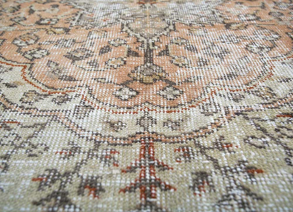 vintage gold wool Hand Knotted Rug - CloseUp vintage gold wool Hand Knotted Rug - CloseUp