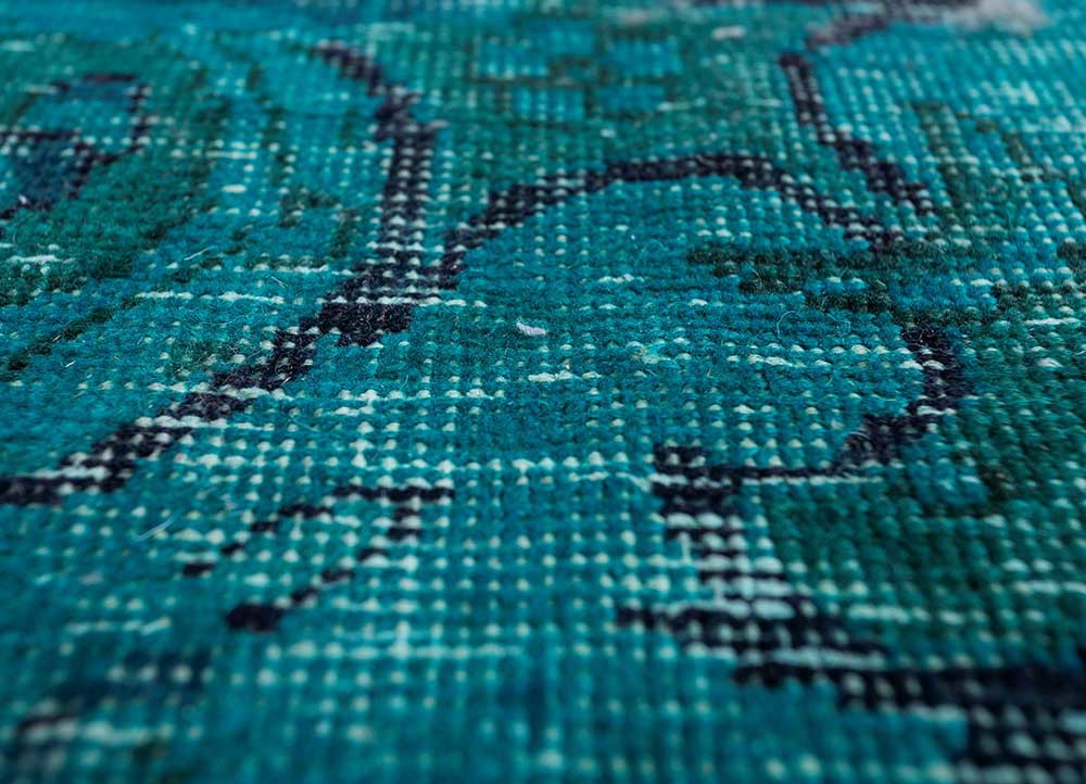 vintage green wool Hand Knotted Rug - CloseUp vintage green wool Hand Knotted Rug - CloseUp