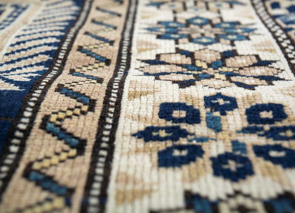 vintage blue wool Hand Knotted Rug - CloseUp