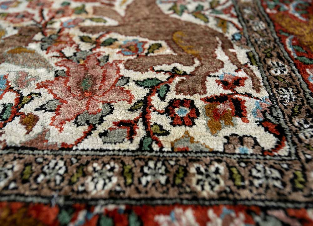 gulmarg ivory silk Hand Knotted Rug - CloseUp