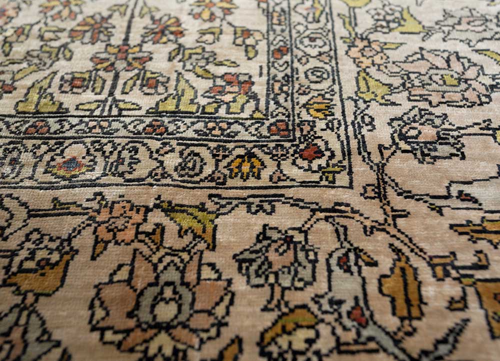 gulmarg gold silk Hand Knotted Rug - CloseUp