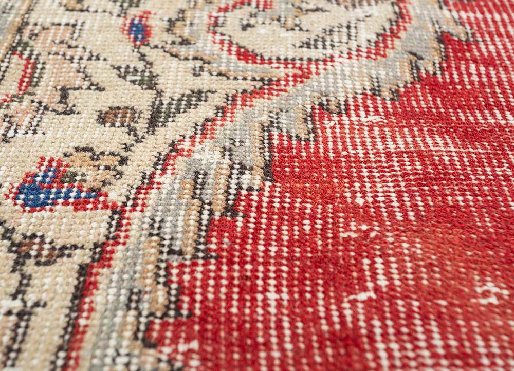 vintage red and orange wool Hand Knotted Rug - CloseUp vintage red and orange wool Hand Knotted Rug - CloseUp